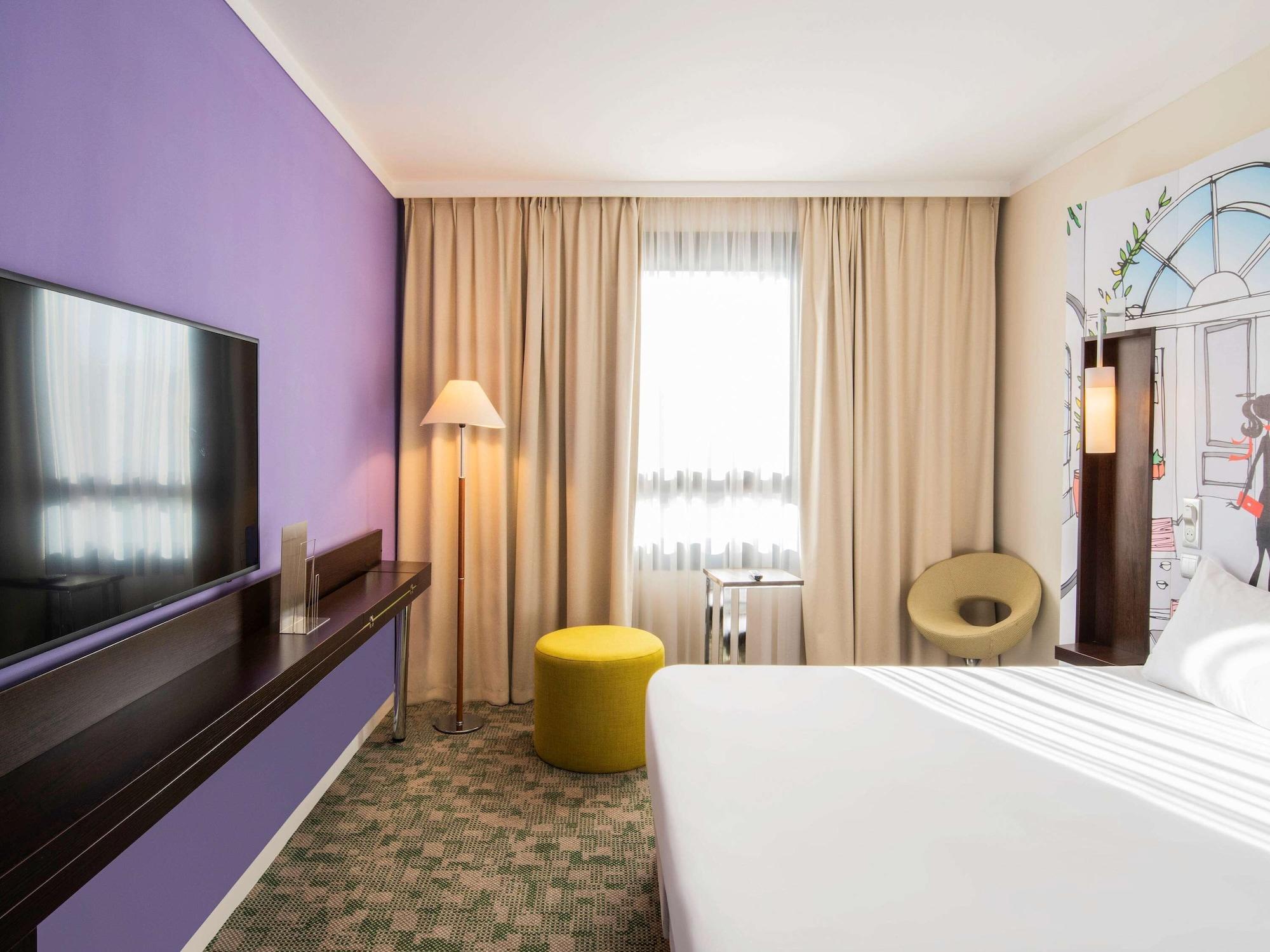 Hotel ibis Styles Evry Cathédrale Courcouronnes Exterior foto